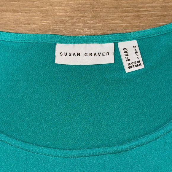 Susan Graver Liquid Knit Sleeveless Tank w Asymmetrical Hem - Size M - Picture 3 of 6